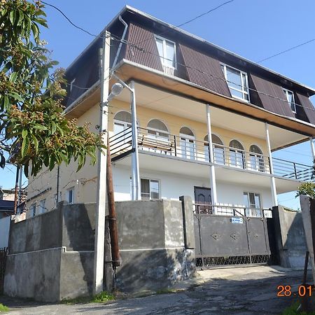 Гостевой Дом Akropol Sukhumi Exterior photo
